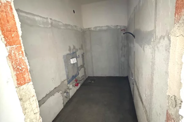 Appartamento in vendita a Tirana 2+1, Vuoto