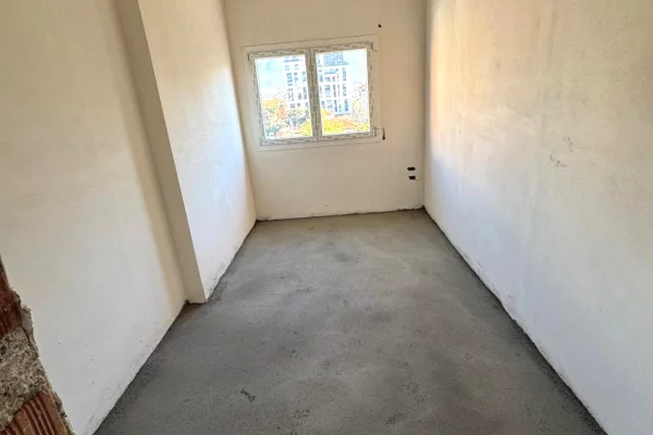 Appartamento in vendita a Tirana 2+1, Vuoto