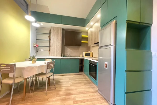 Appartamento in vendita a Tirana 1+1, Arredato