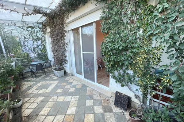 Appartamento in vendita a Tirana 1+1, Arredato