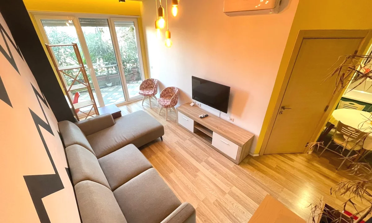 Appartamento in vendita a Tirana 1+1, Arredato