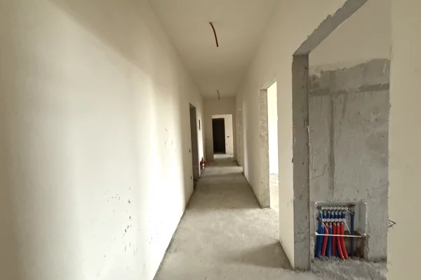 Shtepi ne shitje Apartament ne Tirane, 3+1, Mobilimi Bosh, pa mobiluar, Pagesa 146,000  Euro.