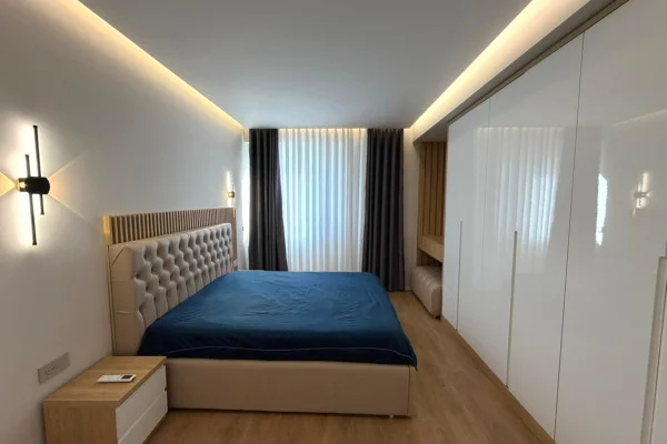 Shtepi me qera Apartament ne Tirane, 2+1, Mobilimi E mobiluar, Pagesa 1,000  Euro.
