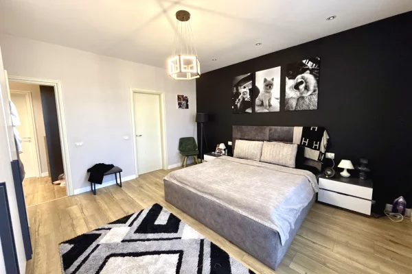 Shtepi ne shitje Apartament ne Tirane, 2+1, Mobilimi Bosh, pa mobiluar, Pagesa 285,000  Euro.