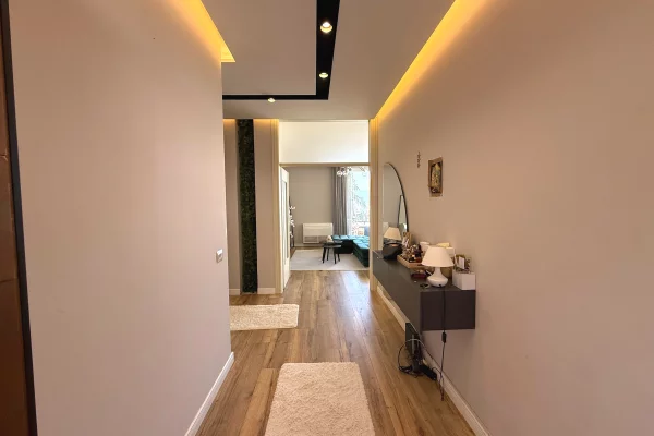 Shtepi ne shitje Apartament ne Tirane, 2+1, Mobilimi Bosh, pa mobiluar, Pagesa 285,000  Euro.