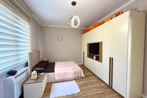 Shtepi ne shitje Apartament ne Tirane, 2+1, Mobilimi Bosh, pa mobiluar, Pagesa 285,000  Euro.