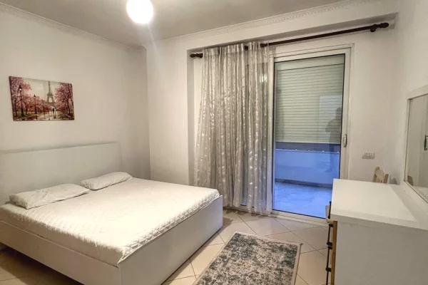 Appartamento in affitto a Tirana 2+1, Arredato