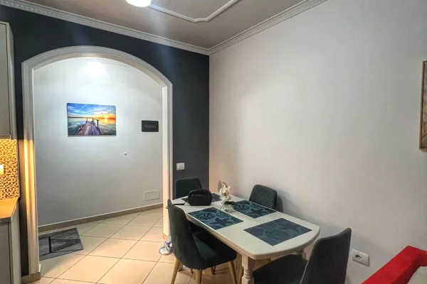 Appartamento in affitto a Tirana 2+1, Arredato