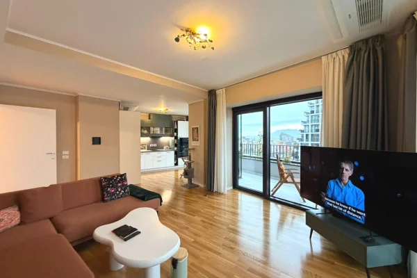 Appartamento in affitto a Tirana 2+1, Arredato