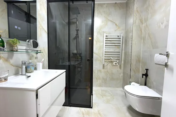 Appartamento in affitto a Tirana 2+1, Arredato