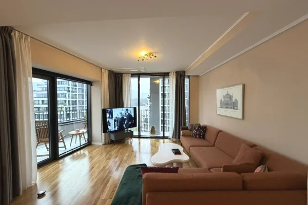 Appartamento in affitto a Tirana 2+1, Arredato