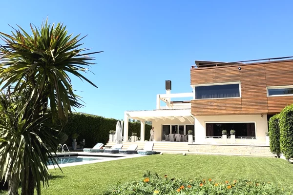 Shtepi me qera 5+1 ne Tirane - 13,000 Euro