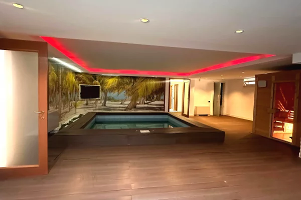 Shtepi me qera Vila Luksoze ne Tirane, 5+1, Mobilimi E mobiluar, Pagesa 13,000  Euro.