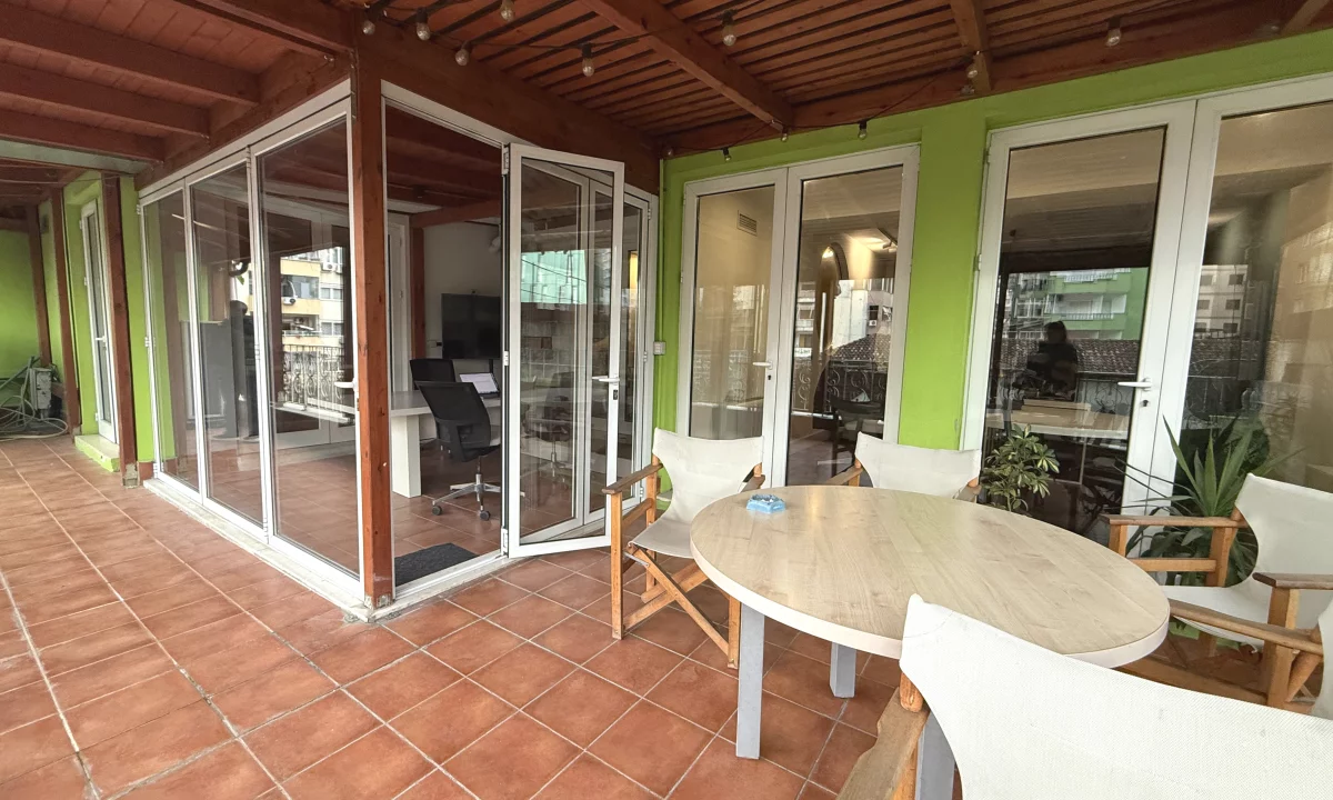 Shtepi ne shitje Apartament ne Tirane, 3+1, Mobilimi Bosh, pa mobiluar, Pagesa 470,000  Euro.