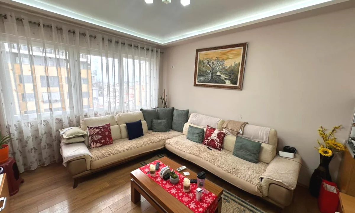 Shtepi ne shitje Apartament ne Tirane, 2+1, Mobilimi E mobiluar, Pagesa 155,000  Euro.