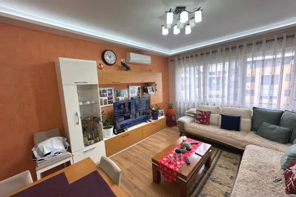 Shtepi ne shitje Apartament ne Tirane, 2+1, Mobilimi E mobiluar, Pagesa 155,000  Euro.