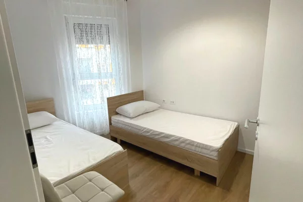 Shtepi me qera Apartament ne Tirane, 2+1, Mobilimi E mobiluar, Pagesa 55,000  Leke.