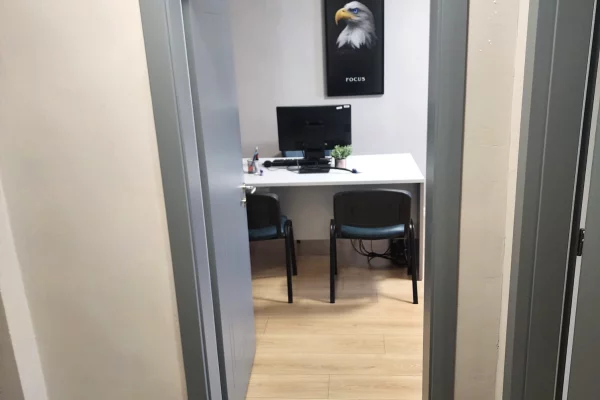 Ambient biznesi me qera 3+1 ne Tirane - 45,000 Leke