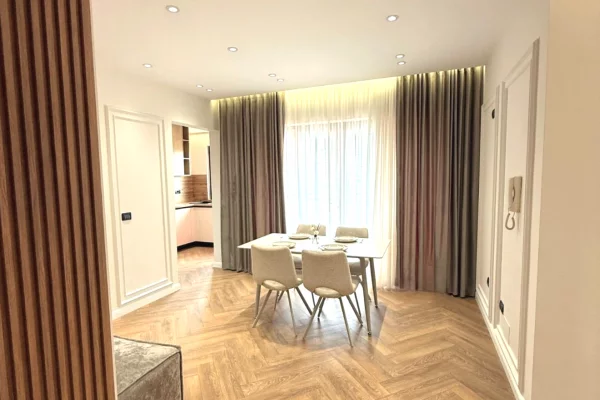 Shtepi ne shitje Apartament ne Tirane, 2+1, Mobilimi E mobiluar, Pagesa 25,000,000  Leke.