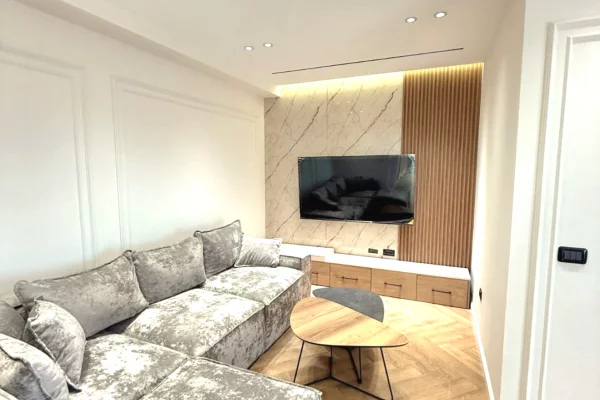 Shtepi ne shitje Apartament ne Tirane, 2+1, Mobilimi E mobiluar, Pagesa 25,000,000  Leke.