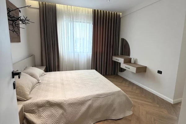 Shtepi ne shitje Apartament ne Tirane, 2+1, Mobilimi E mobiluar, Pagesa 25,000,000  Leke.