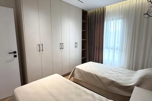 Shtepi ne shitje Apartament ne Tirane, 2+1, Mobilimi E mobiluar, Pagesa 25,000,000  Leke.