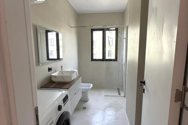 Shtepi ne shitje Apartament ne Tirane, 2+1, Mobilimi E mobiluar, Pagesa 25,000,000  Leke.