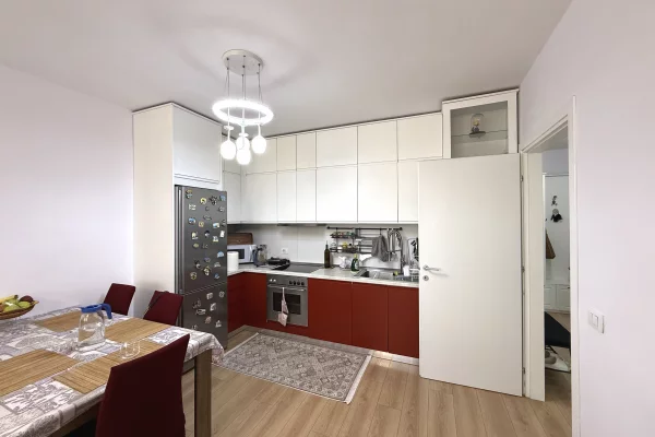 Shtepi ne shitje Apartament ne Tirane, 2+1, Mobilimi E mobiluar, Pagesa 192,000  Euro.