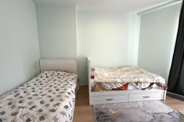 Shtepi ne shitje Apartament ne Tirane, 2+1, Mobilimi E mobiluar, Pagesa 192,000  Euro.