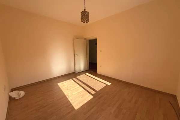 Shtepi ne shitje 2+1 ne Tirane - 193,000 Euro