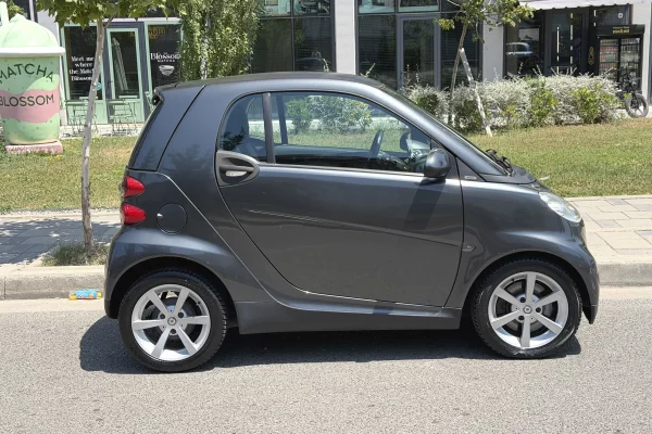 Cars for sale in Tirana, Smart, 2009 Benzine,Kambio Automatik Payment 3,800  Euro.