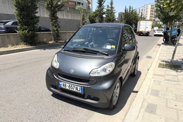 Cars for sale in Tirana - 300,000 Leke