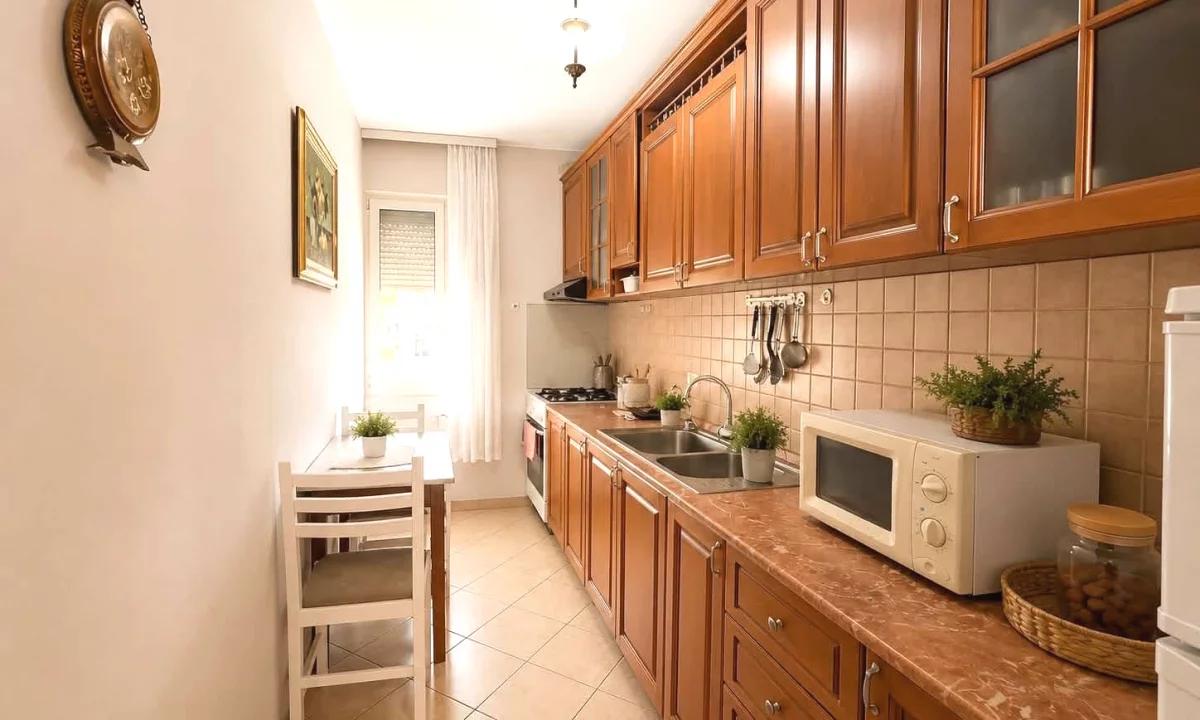 Shtepi me qera Apartament ne Tirane, 2+1, Mobilimi E mobiluar, Pagesa 199,000  Euro.