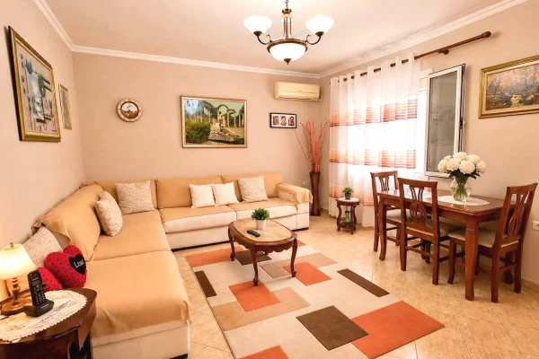 Shtepi me qera Apartament ne Tirane, 2+1, Mobilimi E mobiluar, Pagesa 199,000  Euro.