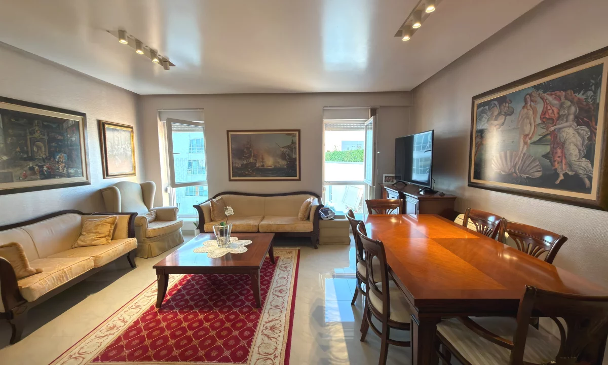 Shtepi me qera Apartament ne Tirane, 3+1, Mobilimi E mobiluar, Pagesa 950  Euro.