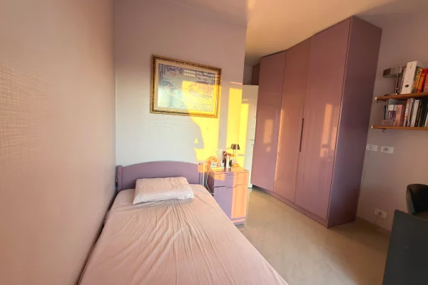 Shtepi me qera Apartament ne Tirane, 3+1, Mobilimi E mobiluar, Pagesa 950  Euro.