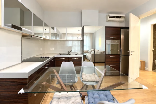 Shtepi me qera Apartament ne Tirane, 1+1, Mobilimi E mobiluar, Pagesa 85,000  Leke.