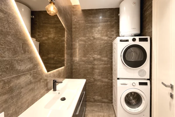 Shtepi me qera Apartament ne Tirane, 1+1, Mobilimi E mobiluar, Pagesa 85,000  Leke.