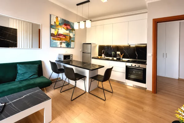 Shtepi me qera Apartament ne Tirane, 2+1, Mobilimi E mobiluar, Pagesa 73,000  Leke.