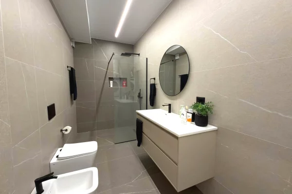Shtepi ne shitje Duplex(shtepi me 2 kate) ne Tirane, 2+1, Mobilimi E mobiluar, Pagesa 268,000  Euro.