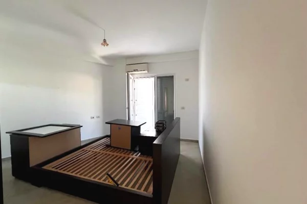 Shtepi me qera Apartament ne Tirane, 2+1, Mobilimi Pjeserisht e mobiluar, Pagesa 55,000  Leke.