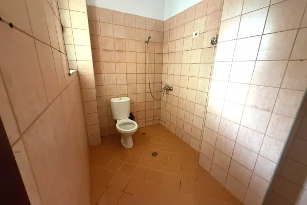 House for Sale Apartment in Tirana, 3+1, Furniture Emty, Payment 174,000  Euro.