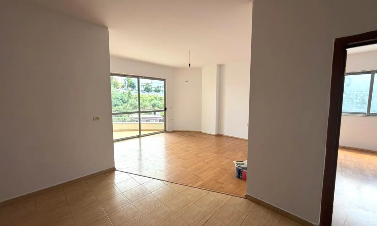 House for Sale Apartment in Tirana, 3+1, Furniture Emty, Payment 174,000  Euro.