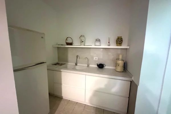 Shtepi ne shitje Apartament ne Tirane, 1+1, Mobilimi E mobiluar, Pagesa 8,500,000  Leke.