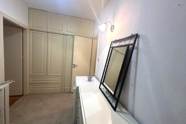 Shtepi ne shitje Apartament ne Tirane, 1+1, Mobilimi E mobiluar, Pagesa 8,500,000  Leke.