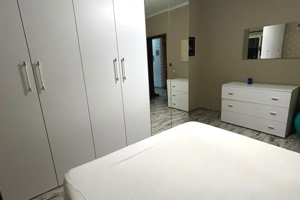 Shtepi me qera Apartament ne Tirane, 2+1, Mobilimi E mobiluar, Pagesa 65,000  Leke.