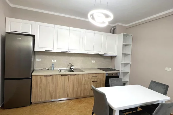 Shtepi me qera Apartament ne Tirane, 1+1, Mobilimi E mobiluar, Pagesa 50,000  Leke.