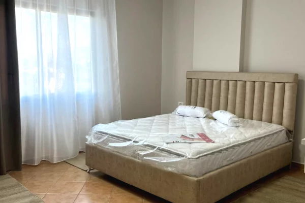 Shtepi me qera Apartament ne Tirane, 1+1, Mobilimi E mobiluar, Pagesa 50,000  Leke.