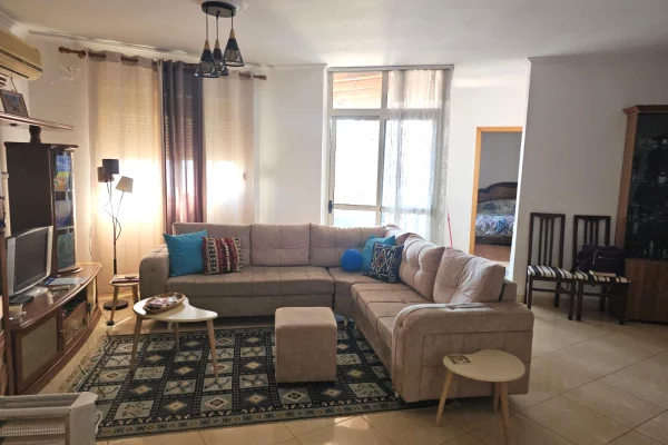 Shtepi me qera 2+1 ne Tirane - 65,000 Leke