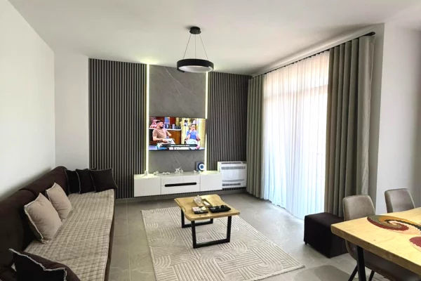 🏢Rruga Jordan Misja ,jepet me qera apartament 1+1,i mobiluar.60,000Leke  